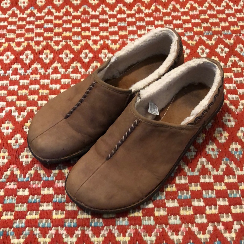 Ugg Loafer Shoes sz 9